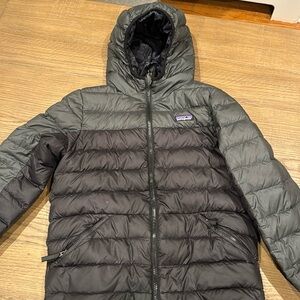 Size Large- Kids Patagonia puffer - so cute!